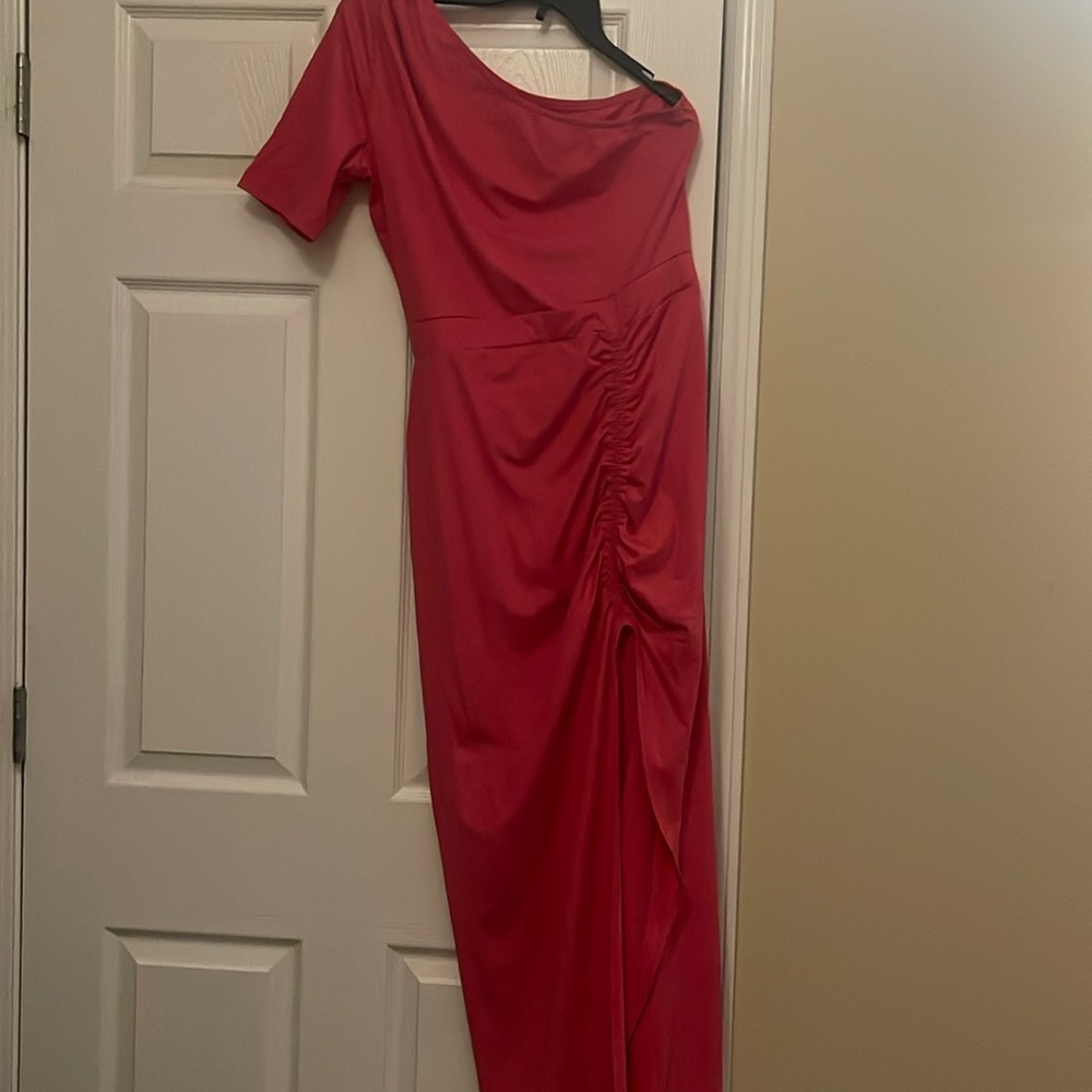 One shoulder pink dress